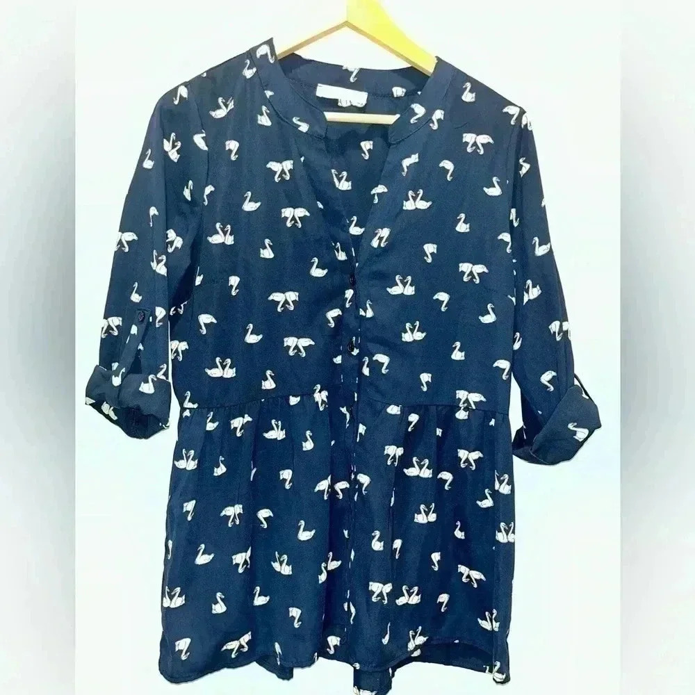 Jessy B. Swan button up‎ babydoll style blouse